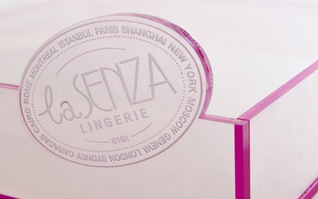 La Senza point-of-purchase display case manufactured by HP Manufacturing